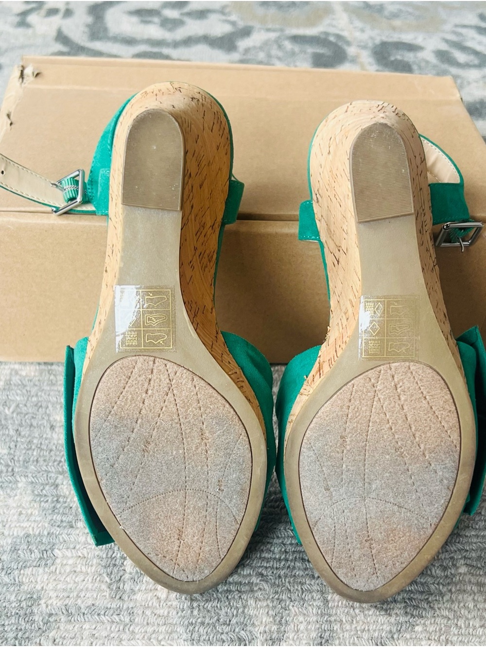 DV by Dolce Vita Vibrant Green Knot Front Ankle-Strap Heels - Picture 3 of 3